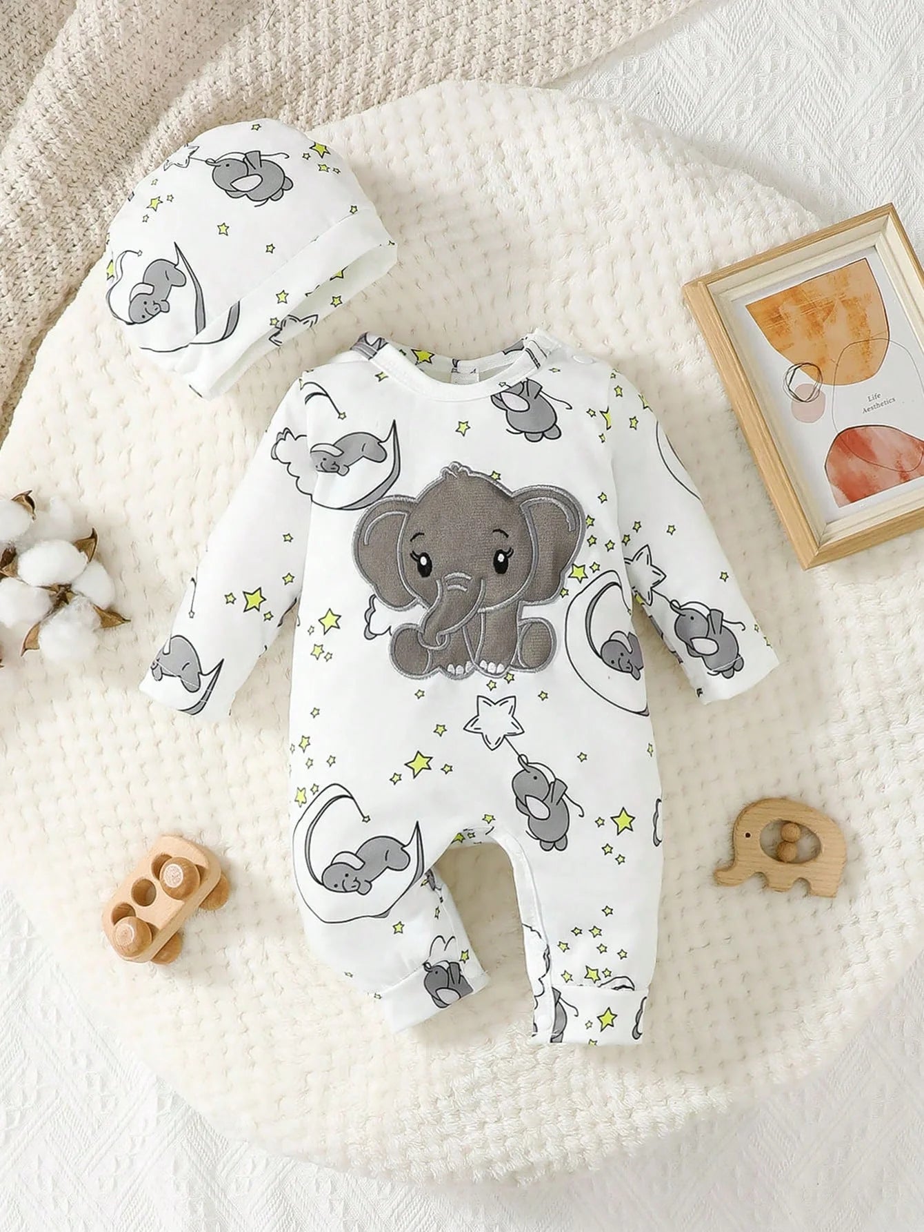 2pcs Baby Elephant Embroidery Romper & Hat Set